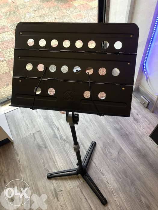 استاند للمحترفين سابت ومتين ومن اجود انواع استندات النوته 2