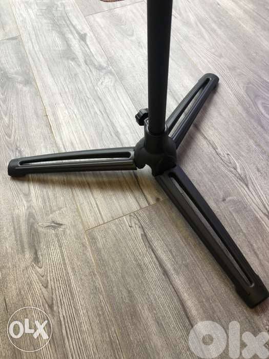 استاند للمحترفين سابت ومتين ومن اجود انواع استندات النوته 3