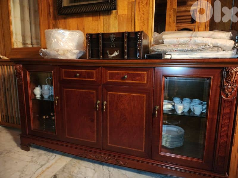 Full Dining Room (Table, Chairs & Dresser) 4