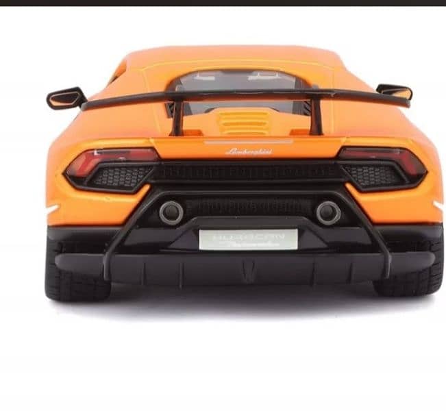 Huracan Performante diecast car model 1:24. 5