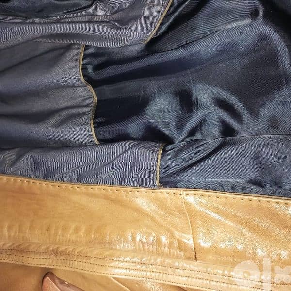 جاكيت ماسيمو دوتي دبل اكس ال لون عسلي حذاءين زارا مقاس ٤٤ وواحد رياضي 7