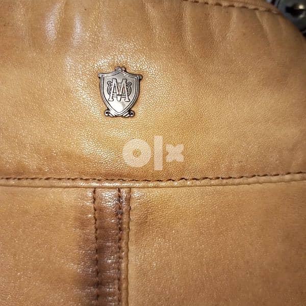 جاكيت ماسيمو دوتي دبل اكس ال لون عسلي حذاءين زارا مقاس ٤٤ وواحد رياضي 10