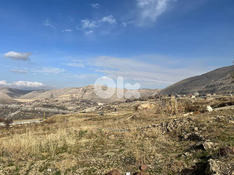 PRIME PIECE of LAND at the entrance of Faqra Clubأرض في فقرا ٨٠٠ م٢ 6