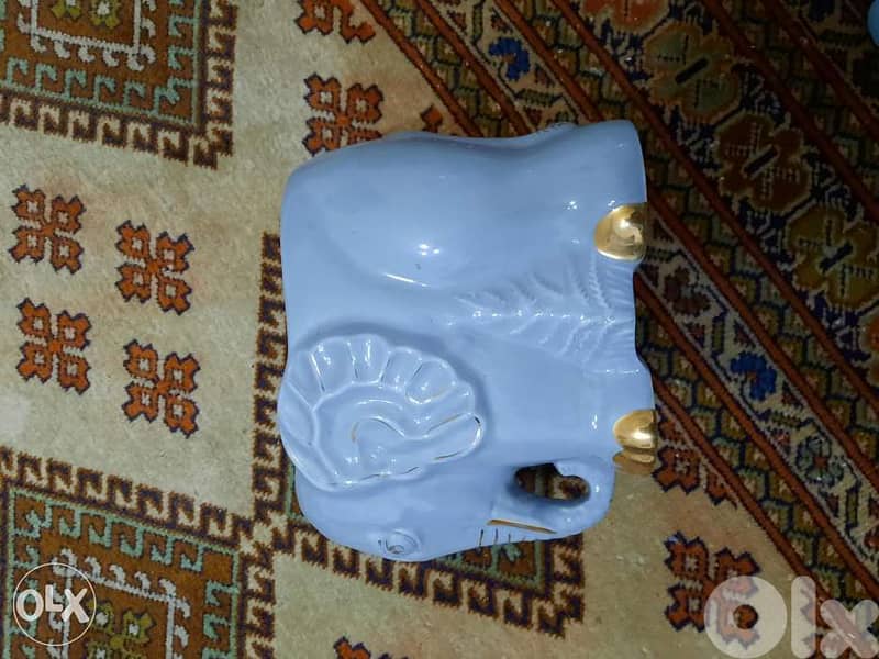 Vase light blue elephant. فاز ازرق فاتح 4