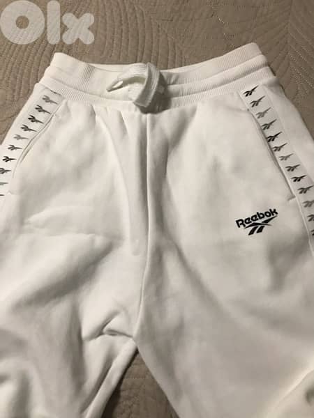 authentic Reebok sports wear survetement new without tag 1