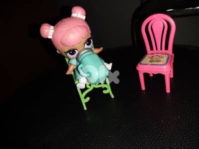 LOL PINK & WHITE MGA great doll, blue dress +2 Chairs +Termos Cup=13$