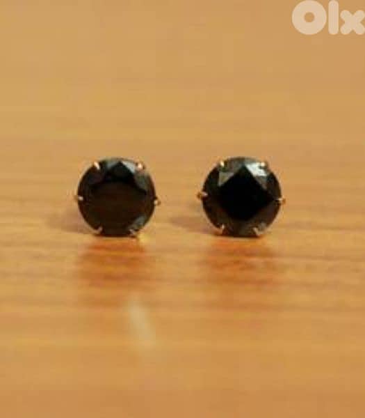 men 3arrings black stud  1=7$ or 3=15$ 3