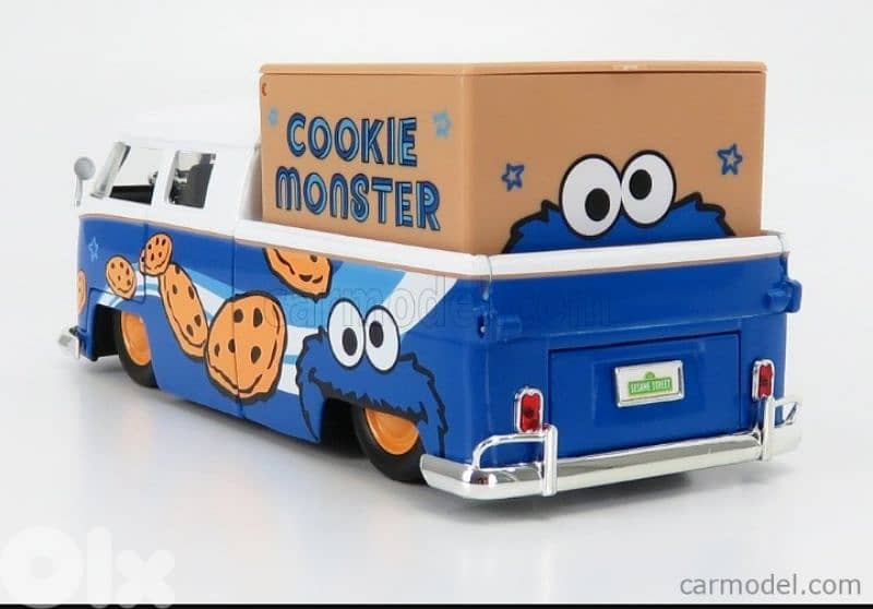 V. W Bus (Sesame Street) diecast car model 1:24. 2