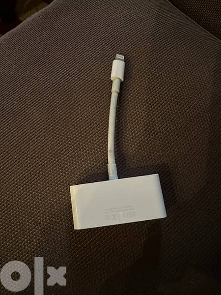 Apple original Lightning To VGA Adapter 1