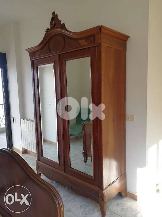 خزانة نوم فرنسية روعة من روائع تحف الانتيك خشب جوز تاج حفر 0