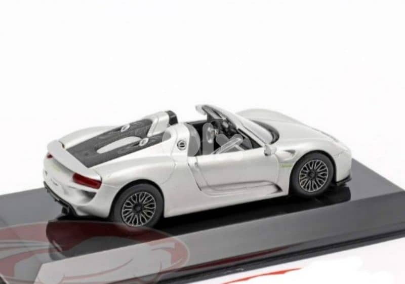 Porsche 918 Spyder (2013) diecast car model 1;43. 4