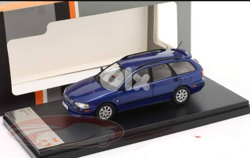 Volvo V40 (2001) diecast car model 1;43. 0