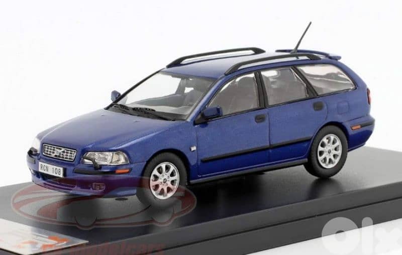 Volvo V40 (2001) diecast car model 1;43. 1