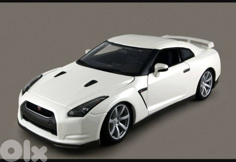Nissan GT-R (2009) diecast car model 1;18. 0