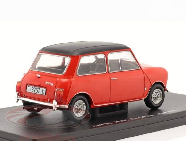 Mini Cooper 1300 (1973) diecast car model 1:24. 3