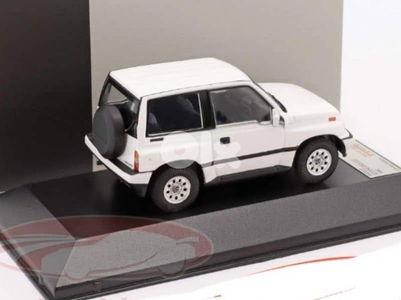 Suzuki Escudo diecast car model 1;43. 4