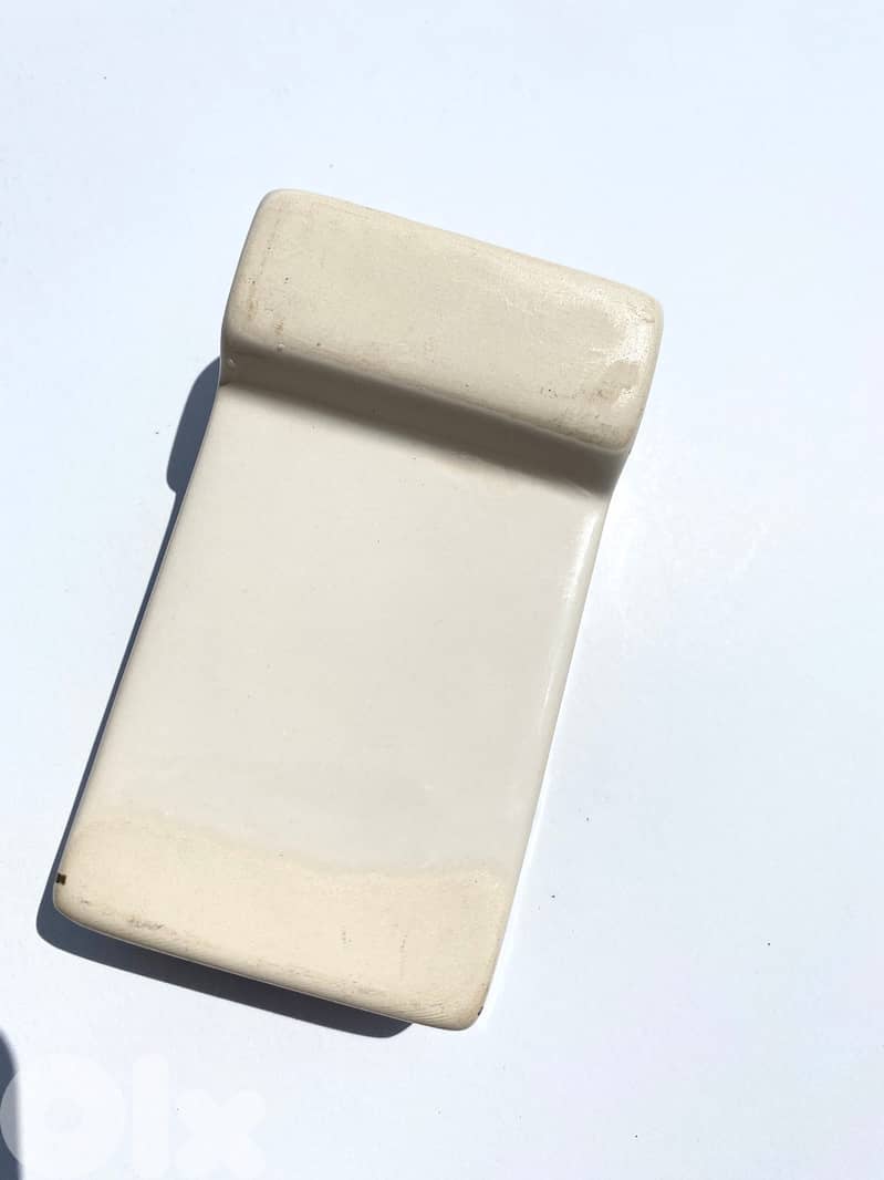 Marlboro / Marlboro  lights vintage ceramic decorative  ashtrays 2