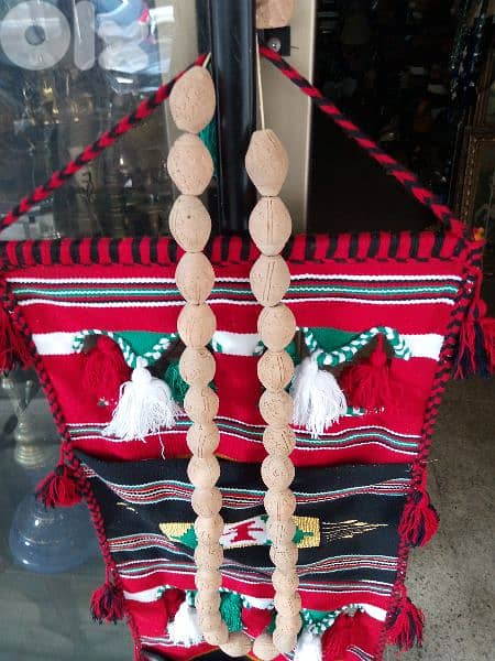 مسبحة حجر طويلة 1
