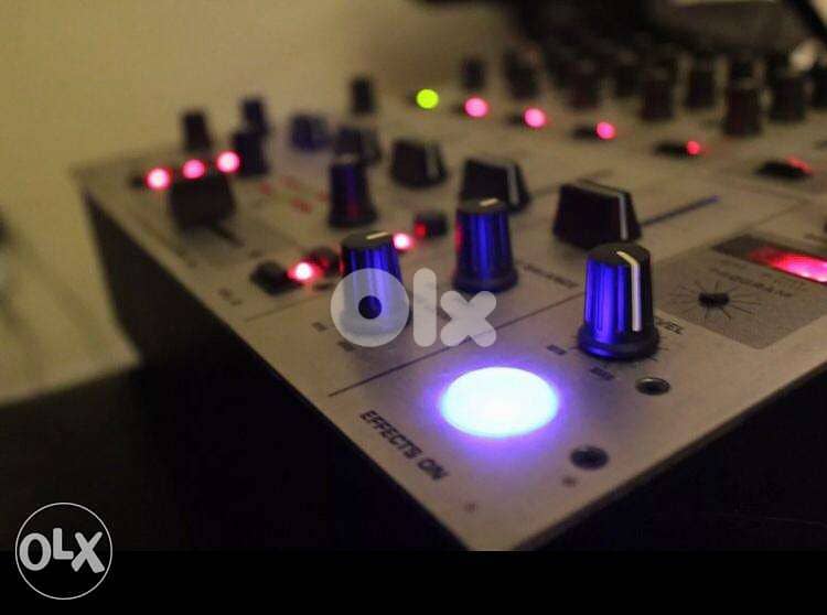 Behringer DJX 700 Pro Mixer DJ (5 channels Auto BPM & Digital Effects) 4