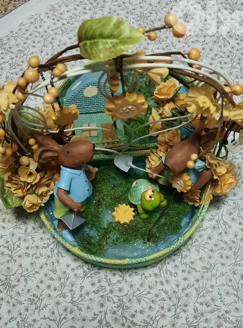 Green decorated basket 3