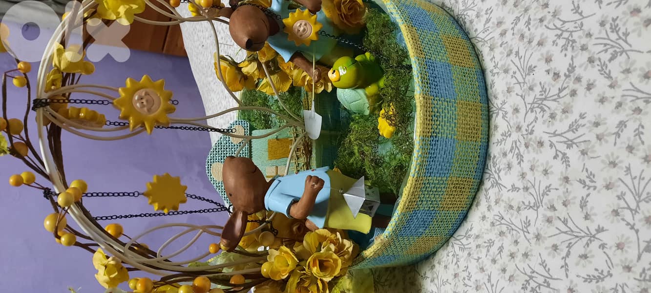 Green decorated basket 4