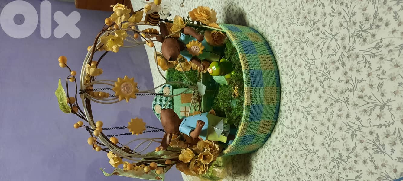 Green decorated basket 0