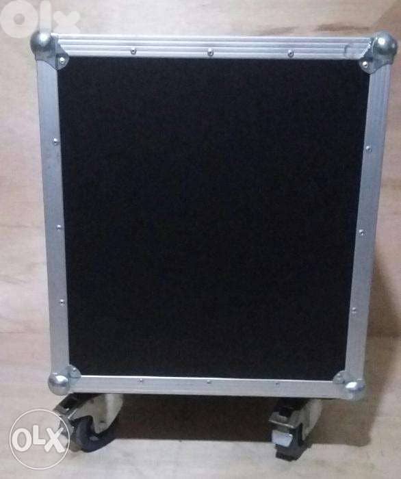 Flight case 10 u double door Depth = 55 + Castors 1