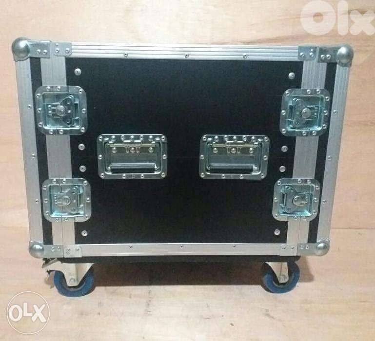 Flight case 10 u double door Depth = 55 + Castors 2