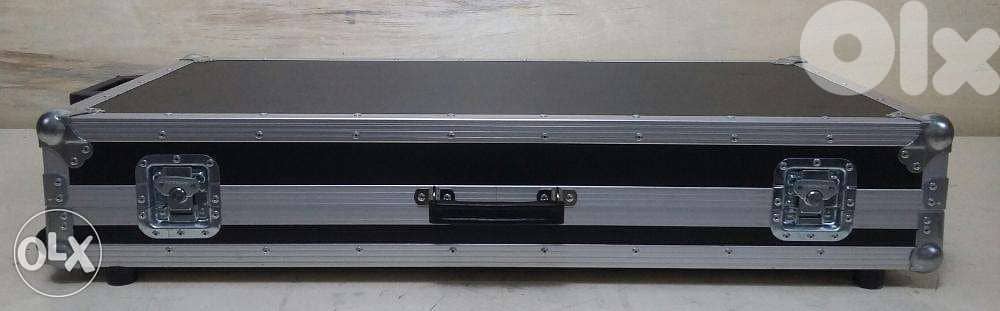 Flight case for Pioneer CDj-2000 nxs2 + Mixer 900 Nxs 1