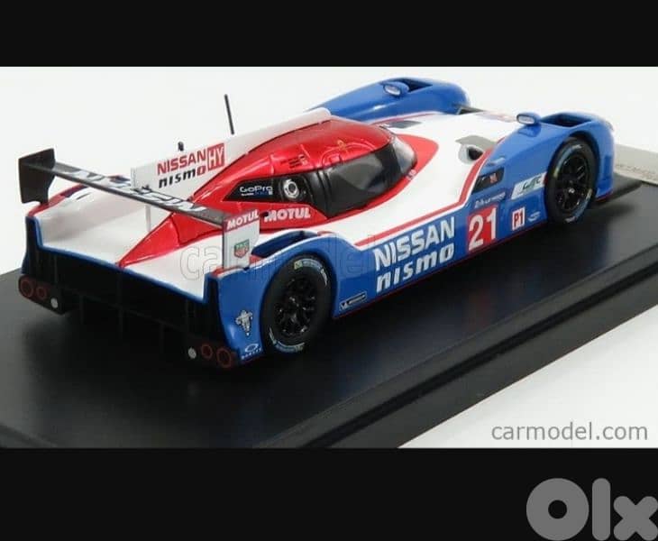 Nissan GT-R Nismo (Le Mans 2015) diecast car model 1;43. 3