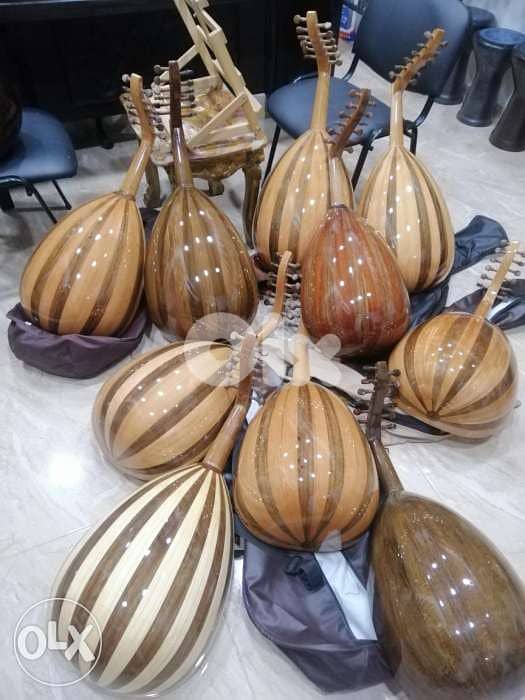 عروضات مع شنطه وريشه وطقم اوتار اضافي 0