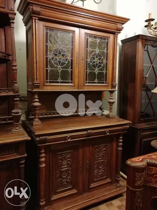 فيترين طبقتين درسوار او بسفي فرنسي انتيك قطعة مميزة خشب سنديان حفر ناع 3