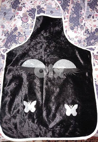 stunning velvet eyelash kitchen apron 8