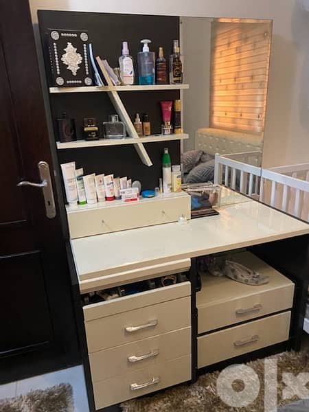 غرفة نوم كاملة ٤٠٠ دولار 0