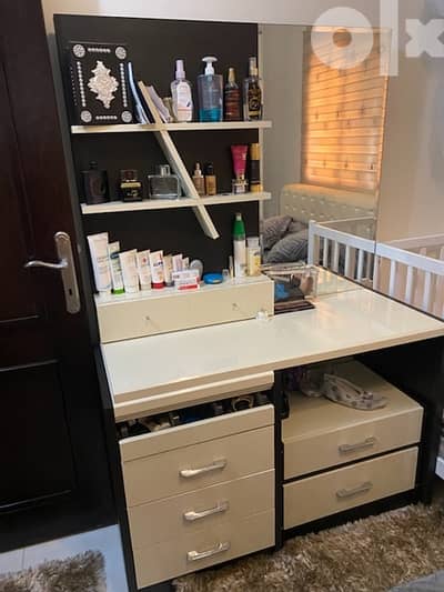 غرفة نوم كاملة ٤٠٠ دولار