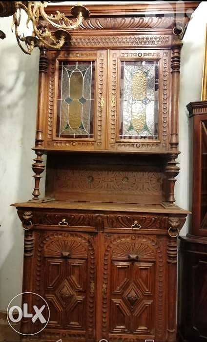 من اجمل فيترين فرنسي بيفي انتيك قديم خشب سنديان روعة التحف الانتيك حفر 0