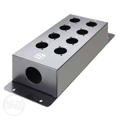 Adam Hall Cables 87251 8-channel Stage Box empty