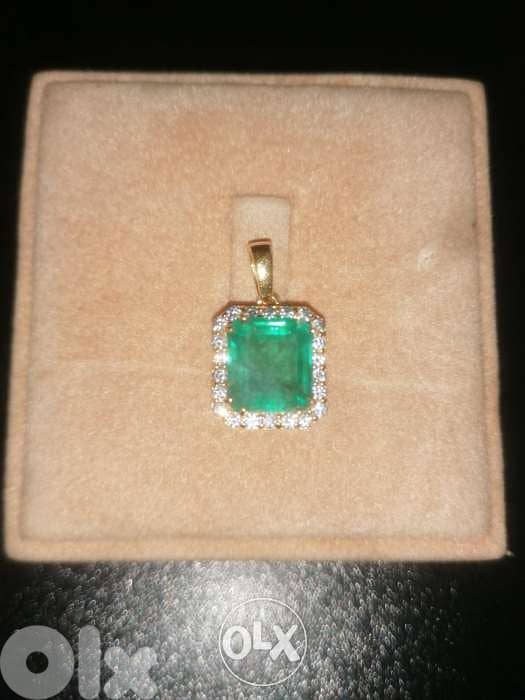 Certified 4.36 ct emerald pendant 0