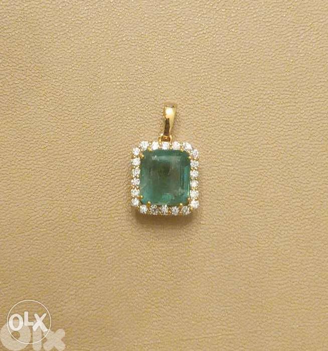 Certified 4.36 ct emerald pendant 1