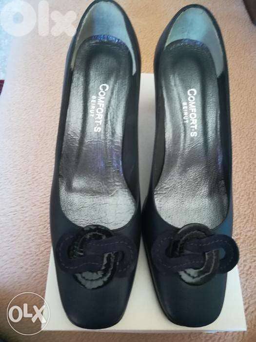 Comfort s navy shoes. Bought from a piedi beirut. Unused. Size 40 2