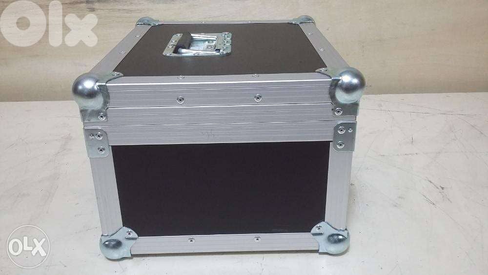 Flight case for 10 microphones + space for DI Boxes and mic holders 2