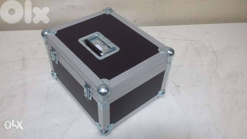 Flight case for 10 microphones + space for DI Boxes and mic holders 3