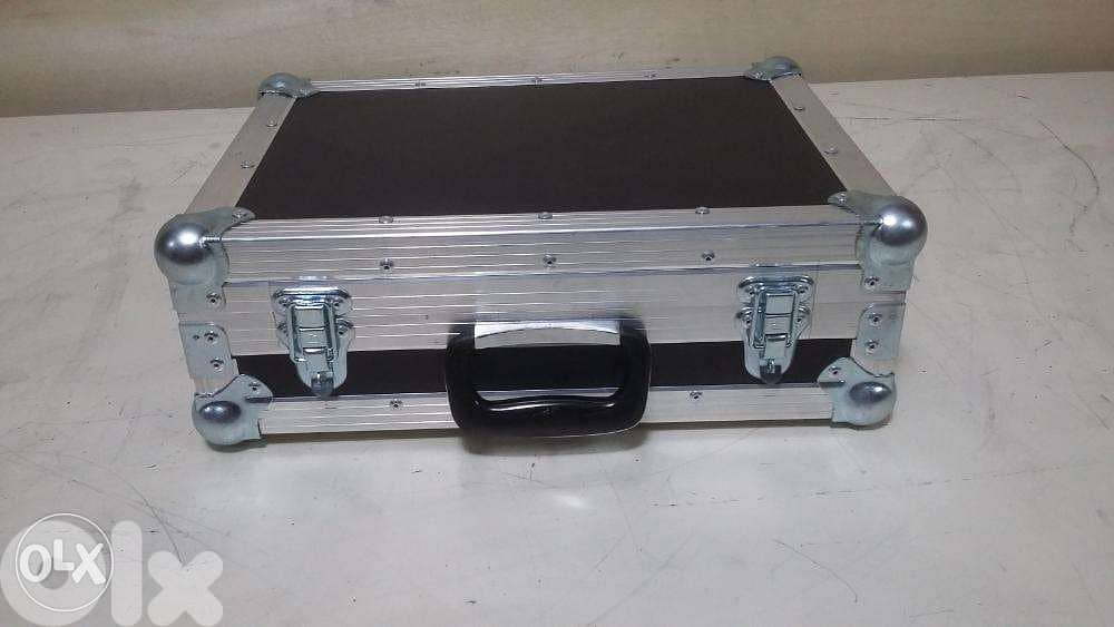 Flight case for 7 microphones 1