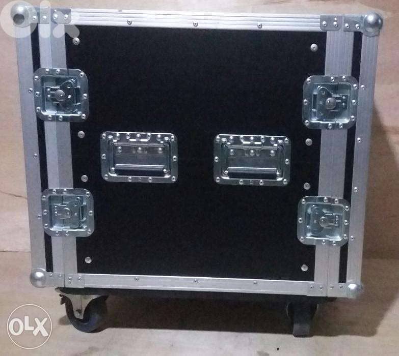 Flight case for 12 u double door 1