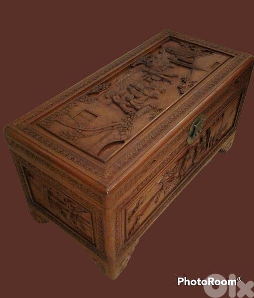 19th. century Chinese camphor wood chest entirely carved by hand 3