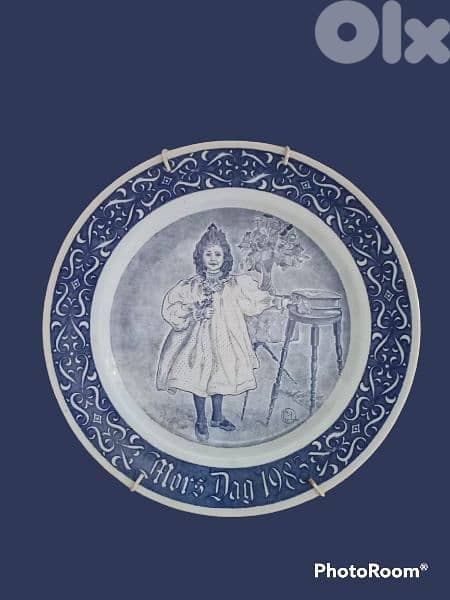 1971 till 1983 collection of porcelain wall plates hand painted 1