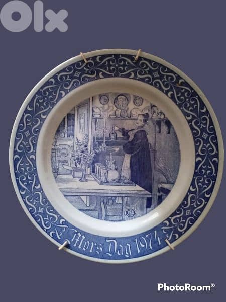 1971 till 1983 collection of porcelain wall plates hand painted 4