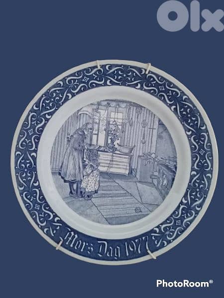 1971 till 1983 collection of porcelain wall plates hand painted 5