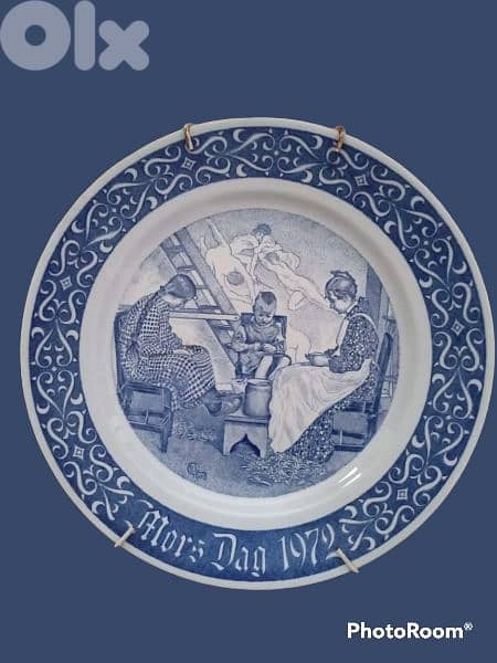 1971 till 1983 collection of porcelain wall plates hand painted 6