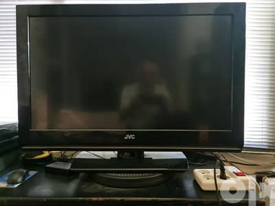 JVC TV 32 inch LCD professional 35 dollars 0